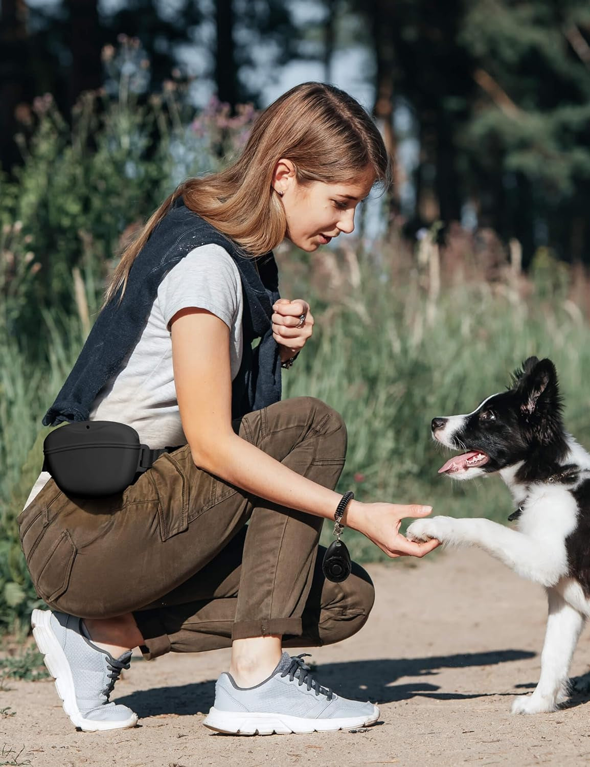Dog Treat Pouch with Training Clicker and Enhanced Magnetic Closure, 1.67 Cup Silicone Fanny Pack with Waist Belt for Pet Training and Walking (Black)