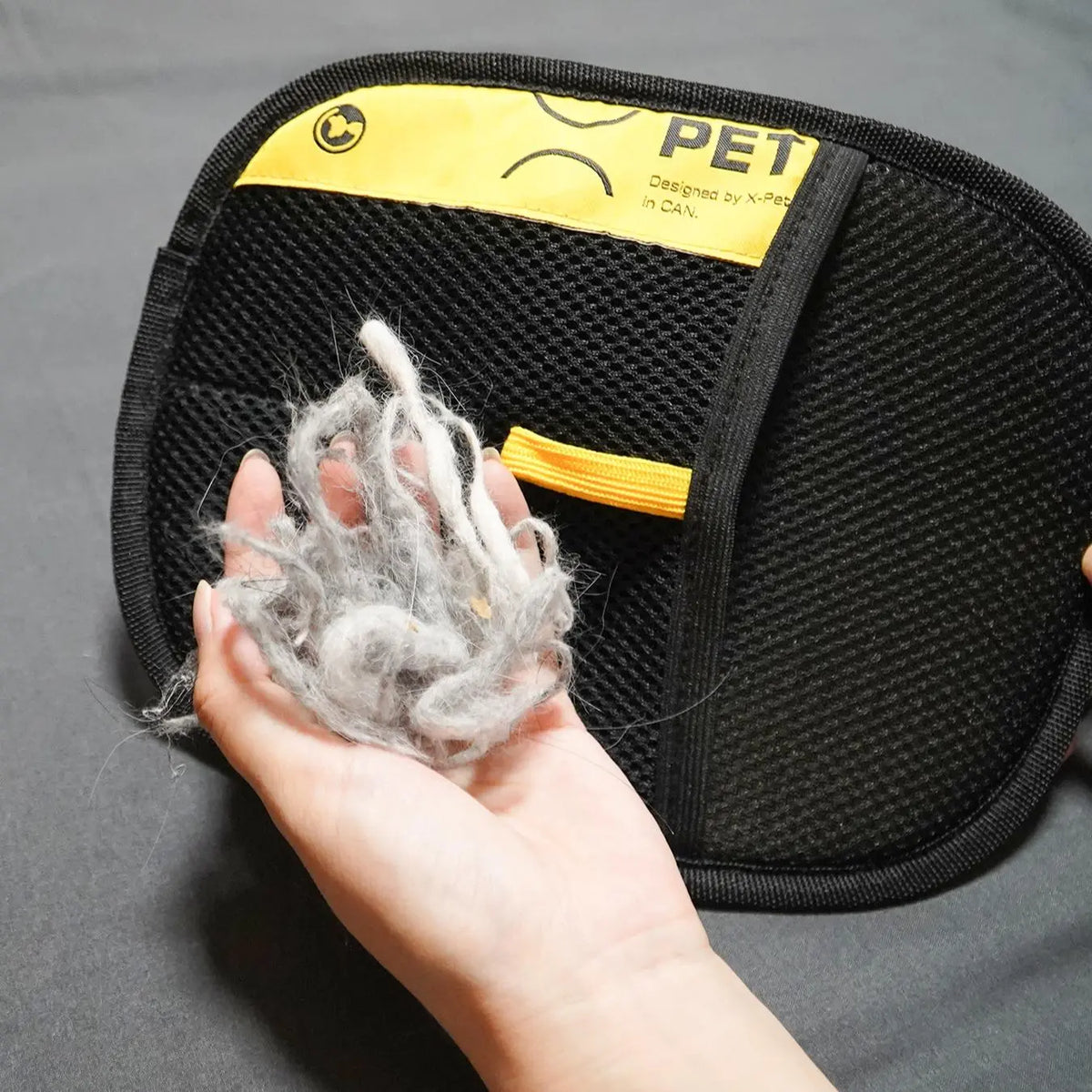 Pet Hair Removal Glove, Anti-Static Grooming Mitt for Dogs & Cats, Pet Hair Cleaning Tool and Grooming Supply